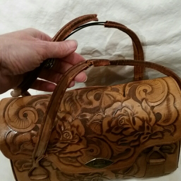 Leather handcrafted purse - Picture 7 of 8